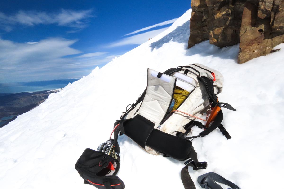 HyperliteCrux40_backpanel_SkiBackpack_7