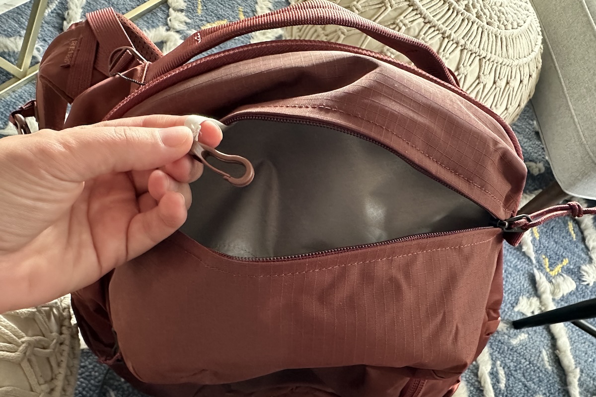 REI ruckpack 40 - top zipper 