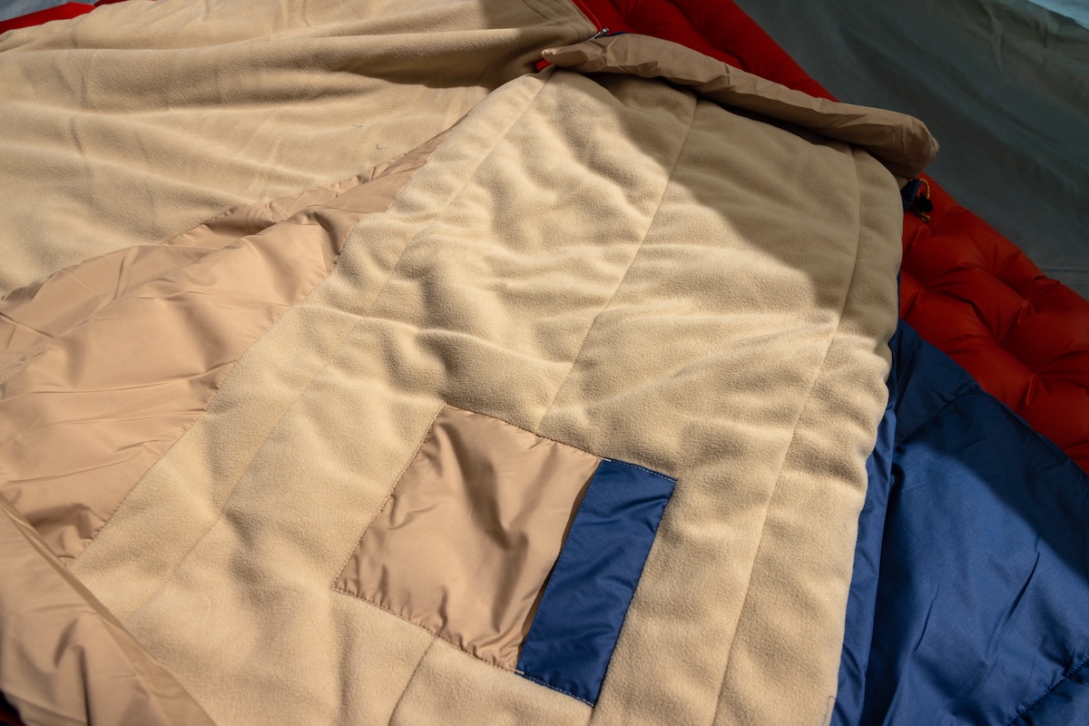 The internal pocket on the Wawona Bed 20