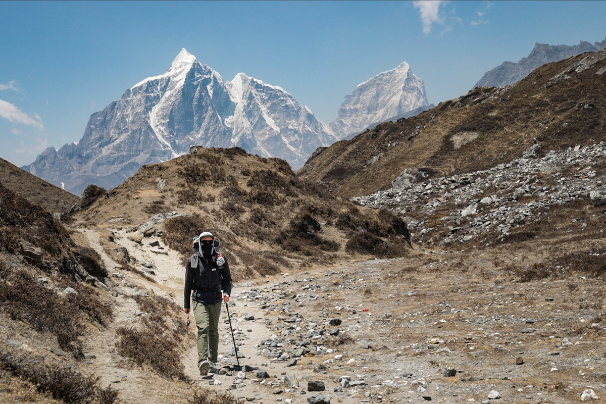 Nepal Trip Report (Darwin hiking towards Imja Tse basecamp